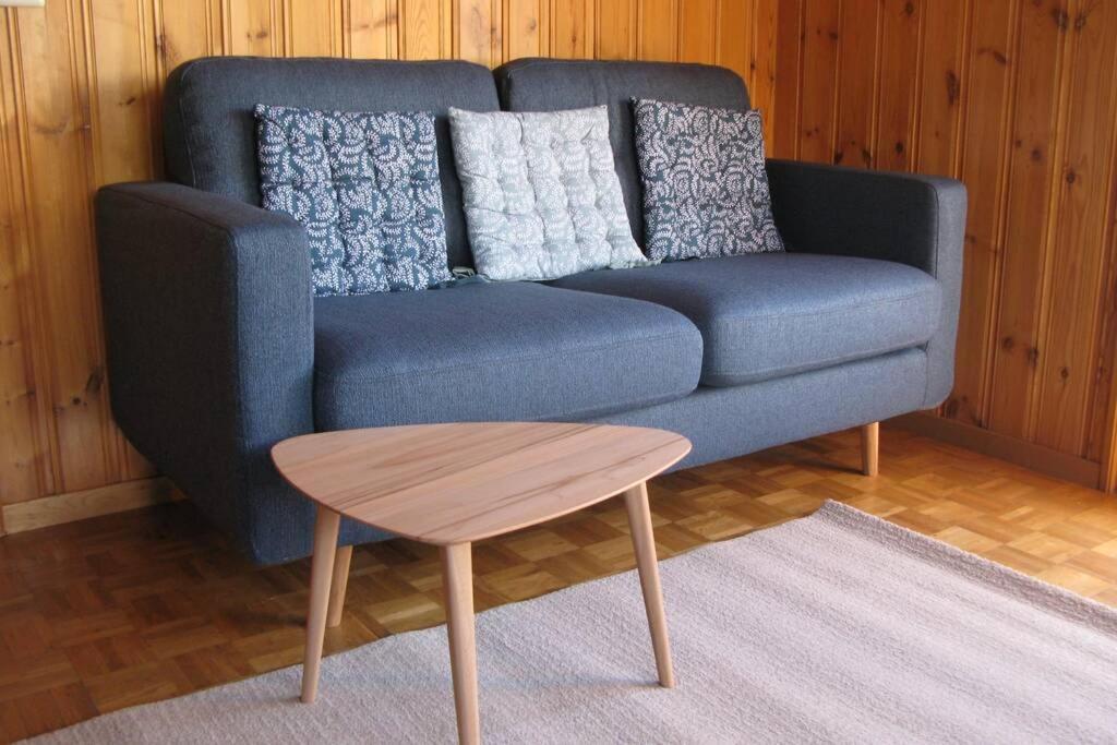 Alpia 26 - Zwei Zimmerwohnung In Traditionellem Walliser Haus Gasenried Bagian luar foto